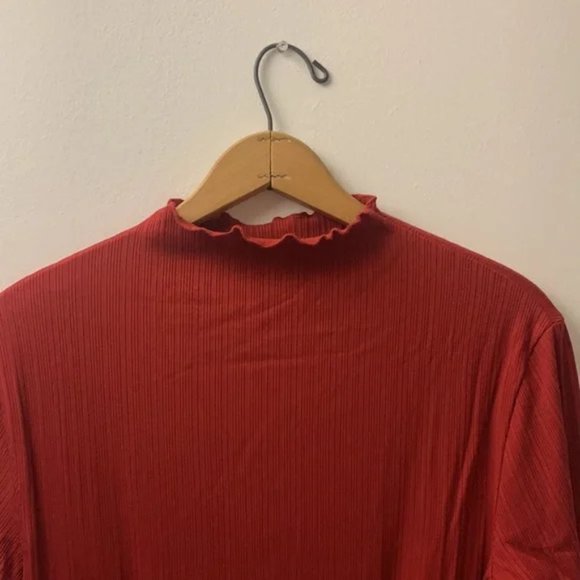 BRAND NEW: KOTN NWT Crimson Textured Maxi Dress - Picture 3 of 9